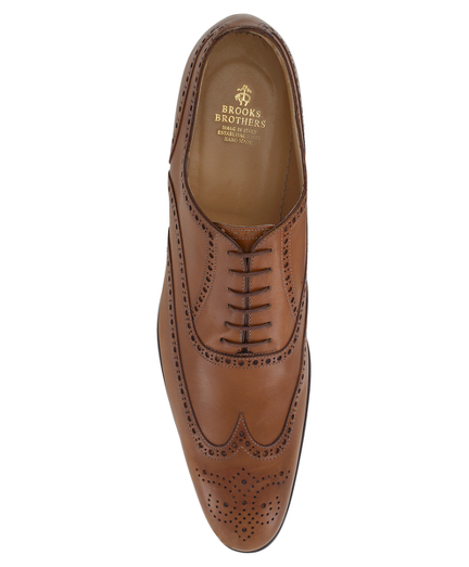 light tan wingtips