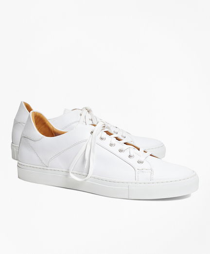 brooks white leather tennis shoes