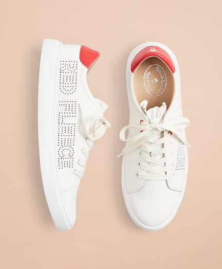 brooks casual sneakers